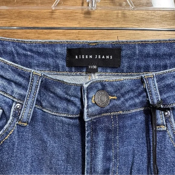 Risen High-Waist Frayed Hem Ankle Flare - Picture 3 of 10